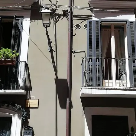 Intendenza 32 Historical Centre Bed & Breakfast